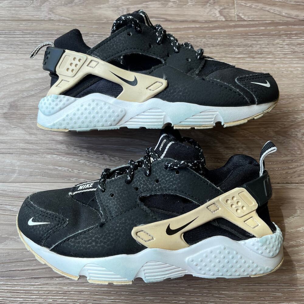 Nike Huarache Run SE (GS) Children's Size 13C Black/Cream Sneakers 909143-006